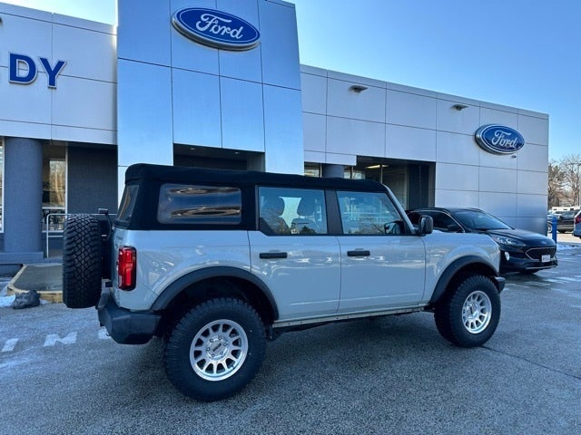 2022 Ford Bronco Base