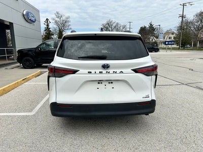 2021 Toyota Sienna LE