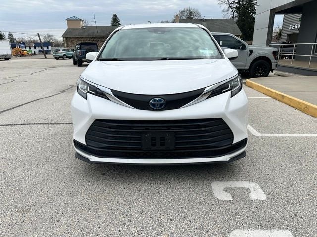 2021 Toyota Sienna LE