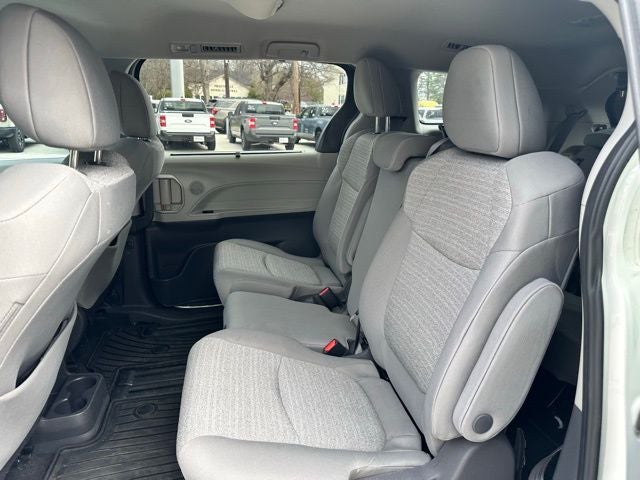 2021 Toyota Sienna LE