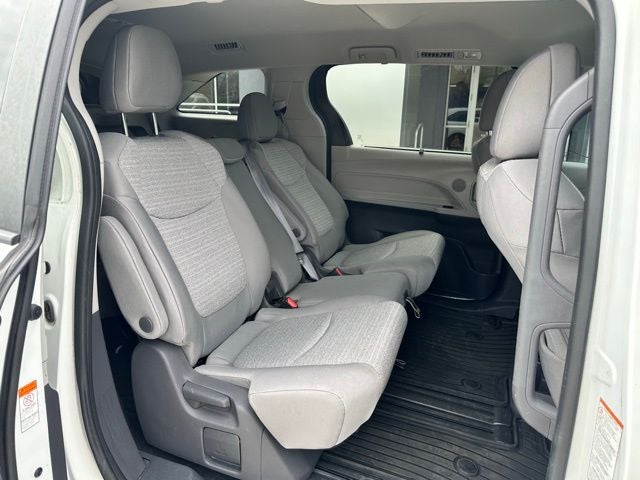 2021 Toyota Sienna LE