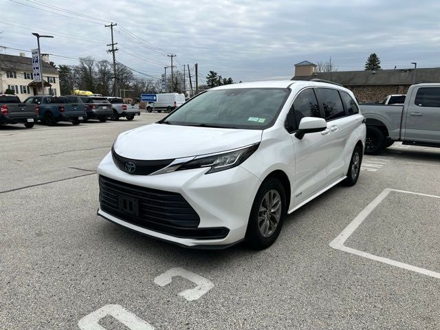 2021 Toyota Sienna LE