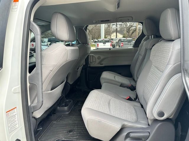 2021 Toyota Sienna LE