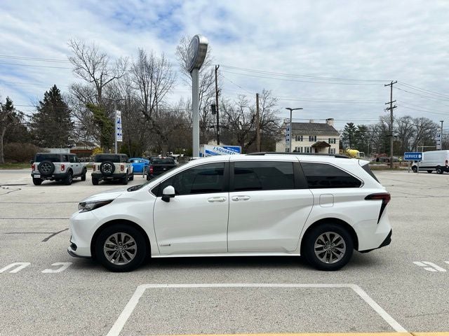 2021 Toyota Sienna LE