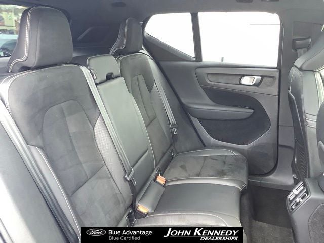 2021 Volvo XC40 Recharge Pure Electric P8