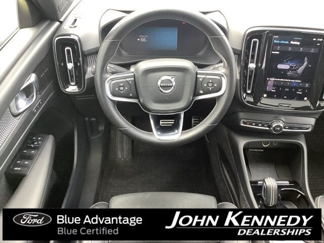 2021 Volvo XC40 Recharge Pure Electric P8