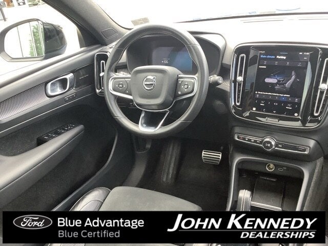 2021 Volvo XC40 Recharge Pure Electric P8