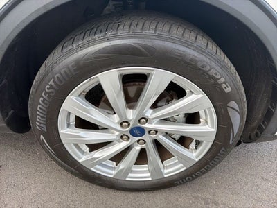 2022 Ford Escape Titanium