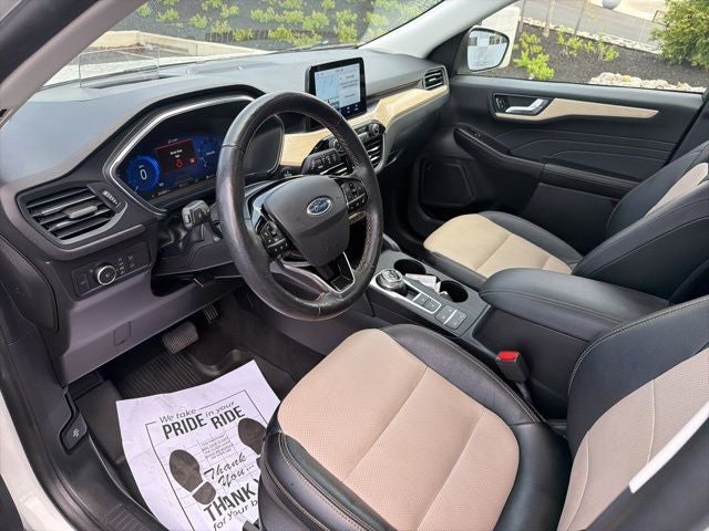 2022 Ford Escape Titanium