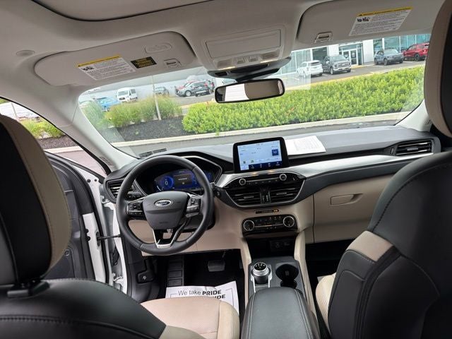 2022 Ford Escape Titanium
