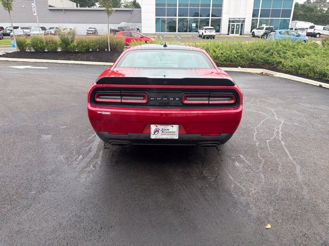 2016 Dodge Challenger R/T Shaker