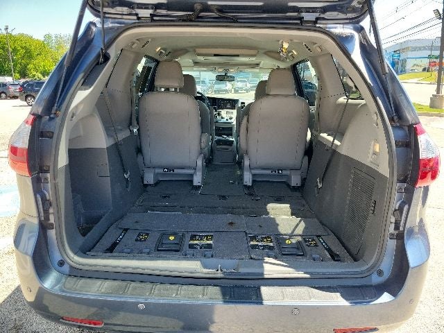 2017 Toyota Sienna XLE Premium 7 Passenger