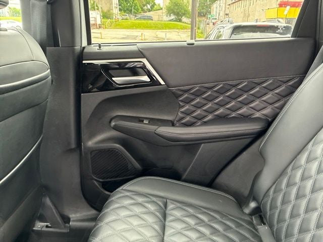 2024 Mitsubishi Outlander SEL