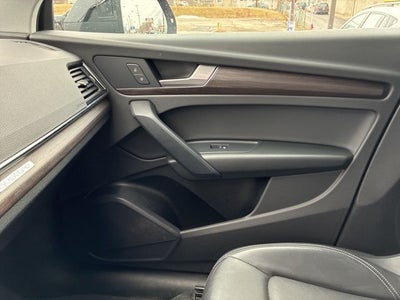 2023 Audi Q5 40 Premium quattro