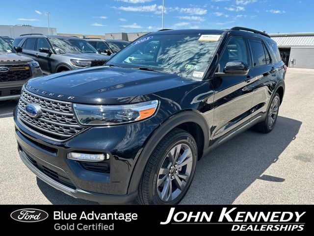 2023 Ford Explorer XLT 4WD's photo