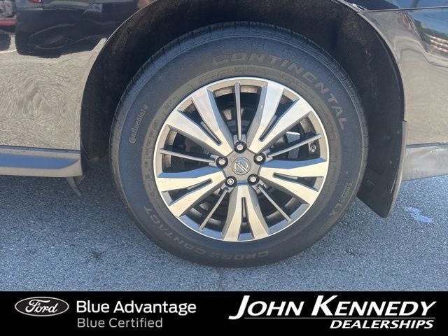 2017 Nissan Pathfinder SL