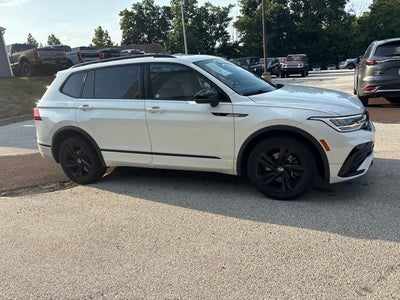 2023 Volkswagen Tiguan 2.0T SE R-Line Black