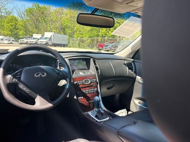 2016 INFINITI QX50 Base
