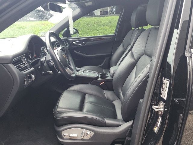 2021 Porsche Macan Base