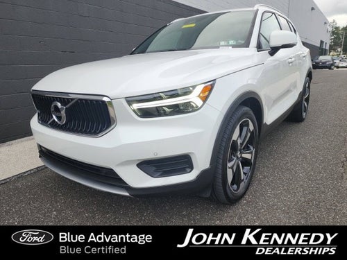 2020 Volvo XC40 Momentum